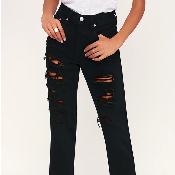Levi’s 501 Cropped Black Distressed Jeans - Picture 3 of 16